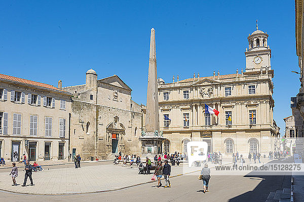 Place de la Republique  Arles  Bouches du Rhone  Provence  Provence-Alpes-Cote d'Azur  Frankreich  Europa