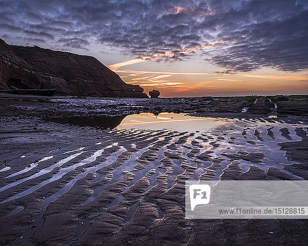 Sandwellen in der Morgendämmerung am Strand von Orcombe Point  Exmouth  Devon  England  Vereinigtes Königreich  Europa