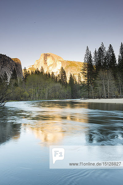 Half Dome  Yosemite-Nationalpark  UNESCO-Welterbe  Kalifornien  Vereinigte Staaten von Amerika  Nord-Amerika