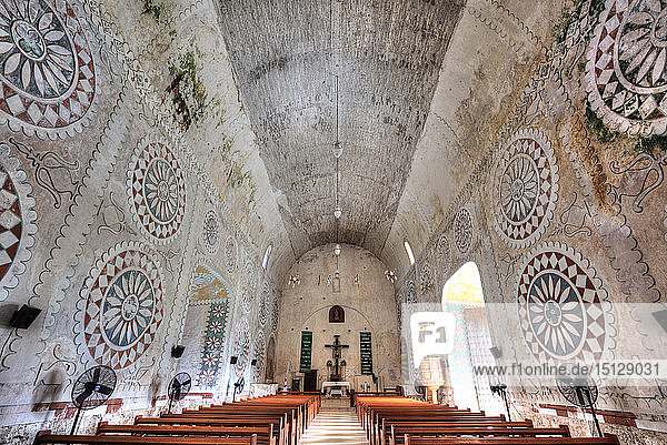 Innenraum  Ex-Kloster Santo Domingo  gegründet 1646  Uayma  Yucatan  Mexiko  Nordamerika
