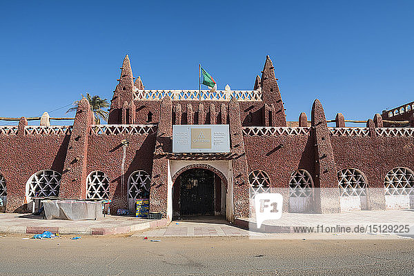 Rote Architektur im Zentrum von Timimoun  Westalgerien  Nordafrika  Afrika