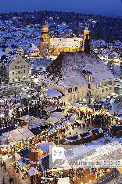 Weihnachtsmarkt  Freudenstadt  Schwarzwald  Baden Württemberg  Deutschland  Europa