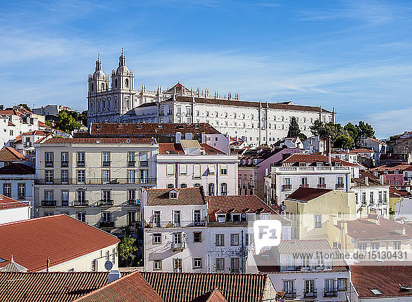Blick auf das Kloster von Sao Vicente de Fora  Miradouro das Portas do Sol  Alfama  Lissabon  Portugal  Europa