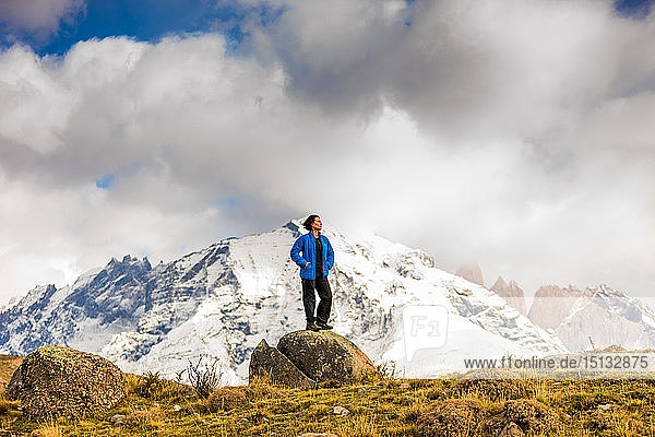 Genießen Sie die Aussicht auf die Gletscherseen  Torres del Paine National Park  Chile  Südamerika