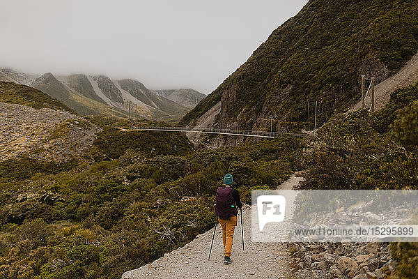 Wanderer auf Entdeckungsreise  Wanaka  Taranaki  Neuseeland