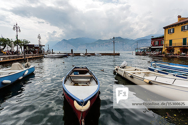 Hafen  Gardasee  Italien  Europa