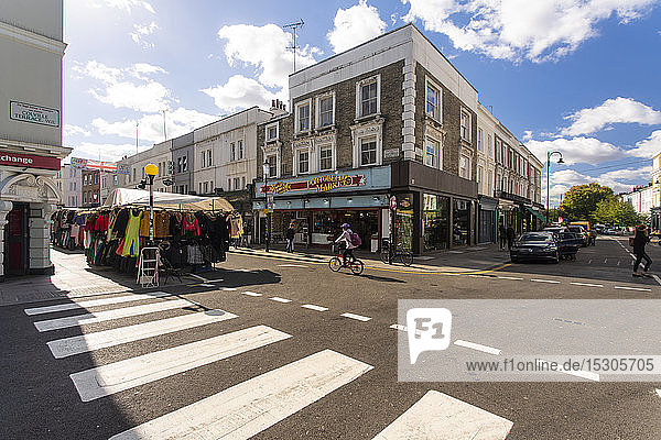 Farbige Geschäfte und Häuser  Portobello Road Market  Notting Hill  London  UK