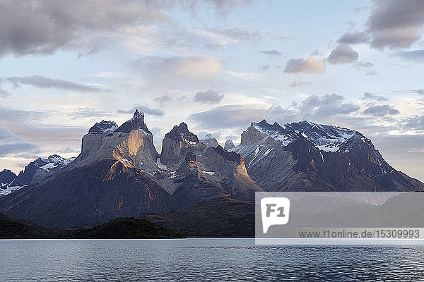 Lago Pehoe and Cuernos del Paine  Torres del Paine National Park  Patagonia  Chile