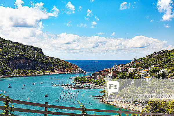 Portovenere  Cinque Terre  Ligurien  Italien - August 09  2018 - Luftaufnahme des Dorfes und des Hafens