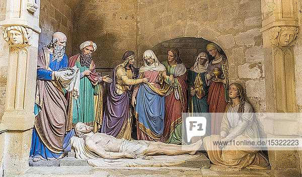 Frankreich  Gers Marciac  Kirche Notre Dame de l'Assomption  Holzskulptur der Grablegung Jesu (Jakobsweg)