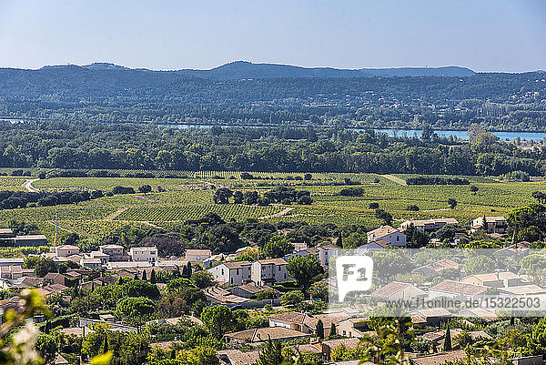 Frankreich  Provence  Vaucluse  ChÃ¢teauneuf-du-Pape Dorf und Weinberge