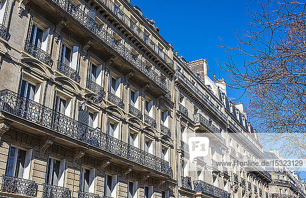 Paris  Montparnasse  14. Arrondissement  Hausmannskost  Boulevard Raspail.