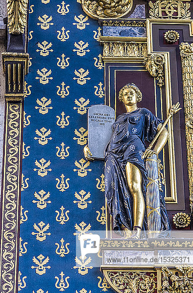 Frankreich  Paris  1. Arrondissement  Ile de la Cite  Tour de l'Horloge des Palais de la Cite (14. Jahrhundert)  Flachrelief von Germain Pilon (allegorische Figur des Gesetzes)