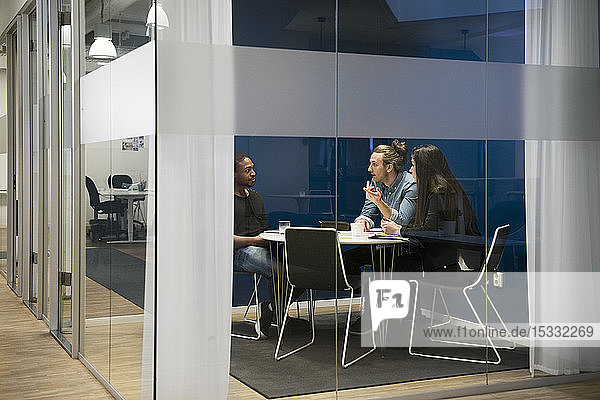 Businesspeople in a meeting