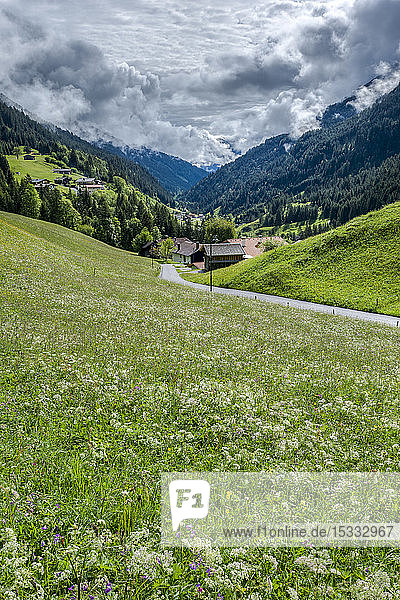 Österreich  Tirol  Allgäuer Alpen  Hornbachtal  ein Seitental der Lech-Wasserscheide  Dorf Hinterhornbach