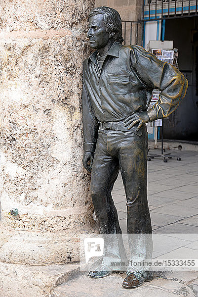 Amerika  Karibik  Kuba  Havanna  La Habana Vieja  Domplatz  Antonio-Gades-Statue