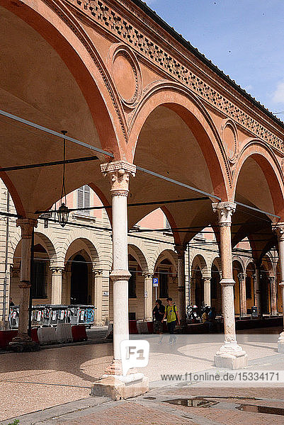 Europa  Italien  Emilia-Romagna  Bologna  Maggiore Straße  Arkade