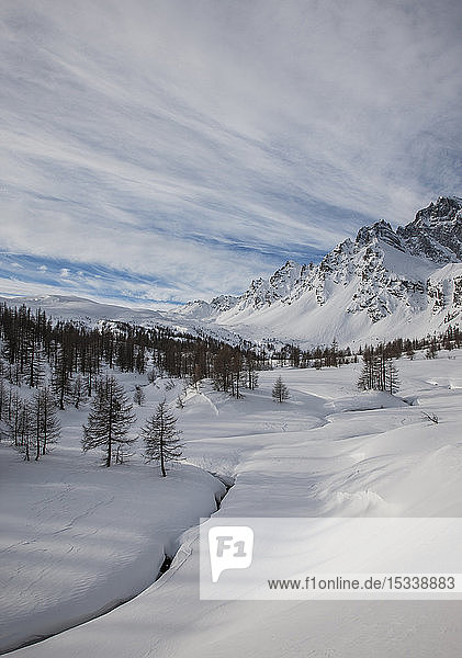 Schneebedeckte Berglandschaft auf der Alpe Devero  Italien