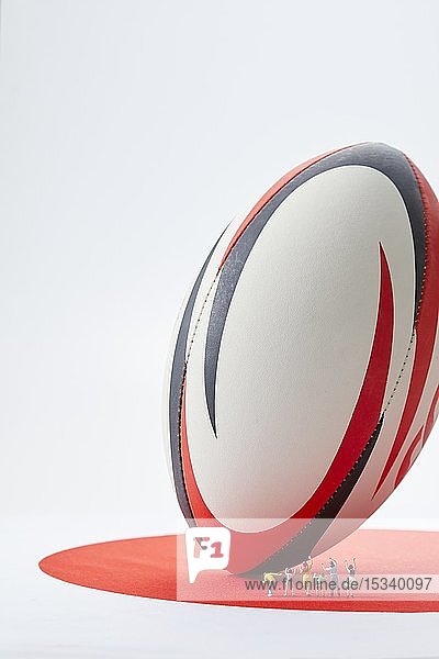 Miniaturen und Rugbyball