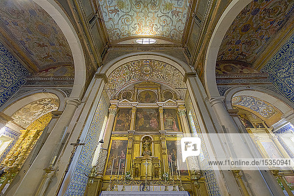 Kirche Santa Maria  Innenraum  Hauptaltar  Obidos  Bezirk Leiria  Estremadura  Portugal  Europa