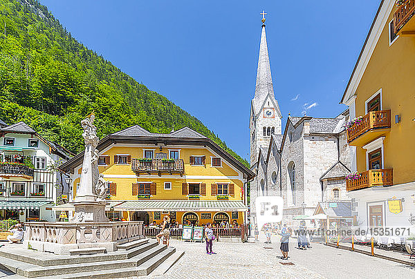 View of Marktplatz in Hallstatt village  UNESCO World Heritage Site  Salzkammergut region of the Alps  Salzburg  Austria  Europe
