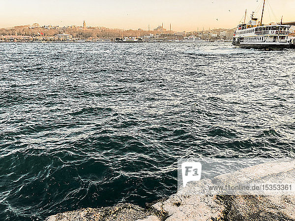 Blick aufs Meer  Karaköy  Türkei