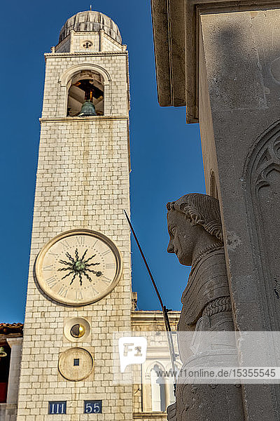 Die Zelenci  oder die Grünen Maro und Baro auf dem Glockenturm der Stadt; Dubrovnik  Gespanschaft Dubrovnik-Neretva  Kroatien