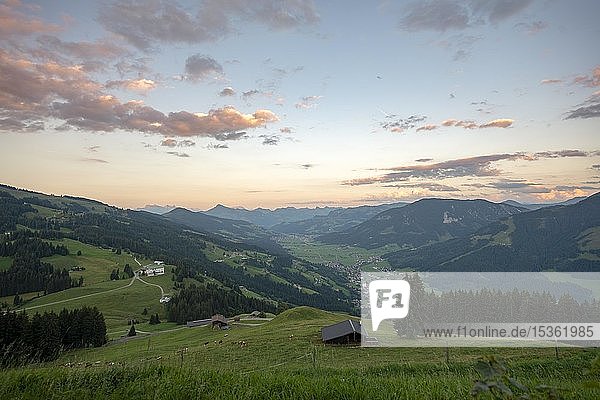 View into the Brixen Valley at sunset  Brixen im Thale and Kirchberg  Hochbrixen  Tyrol  Austria  Europe