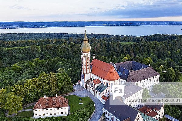 Kloster Andechs  Luftaufnahme  Ammersee  Fünfseenland  Pfaffenwinkel  Oberbayern  Bayern  Deutschland  Europa