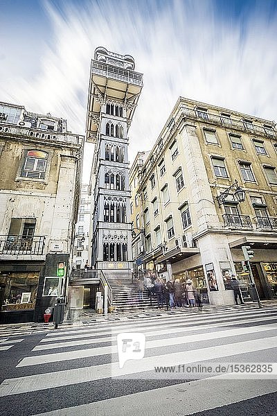 Santa Justa Lift  Elevador de Santa Justa  in der historischen Stadt  Lissabon  Portugal  Europa
