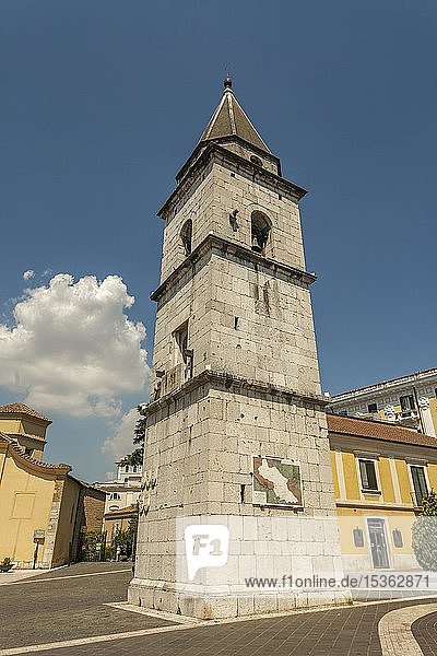 Glockenturm der Kirche Santa Sofia Benevento  Archäologisches Museum  offizieller Kandidat der Unesco Kampanien  Italien  Europa