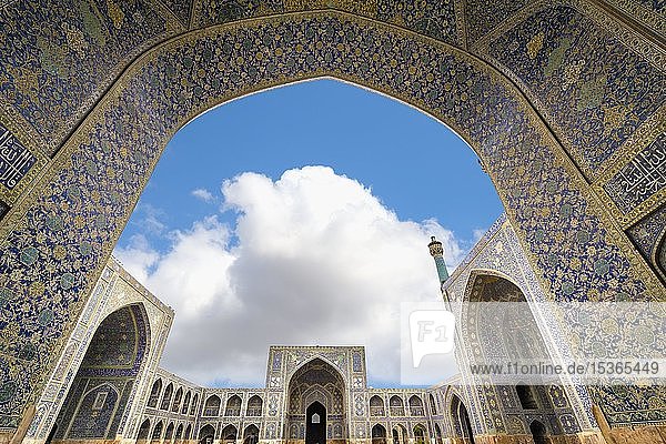 West-Iwan-Bogen  Masjed-e-Imam-Moschee  Maydam-e-Iman-Platz  Isfahan  Iran  Asien