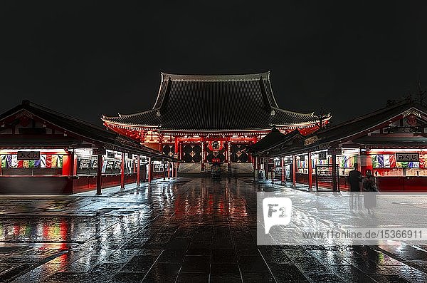 Nachtszene  Buddhistischer Tempelkomplex  Sens?-ji-Tempel oder Asakusa-Schrein  Asakusa  Tokio  Japan  Asien