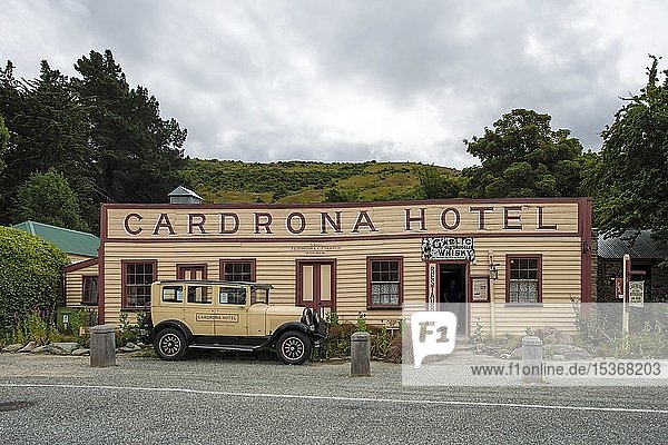 Historisches Hotel mit Oldtimer- und Wildwest-Architektur  Cardrona Hotel  Cardrona  Neuseeland  Ozeanien