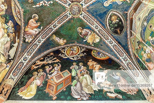 Fresko mit der Himmelfahrt der Jungfrau Maria  Cappella di Uguggione auch Cappella Contrari  um 1425  Rocca di Vignola  Vignola  Provinz Modena  Emilia-Romagna  Italien  Europa