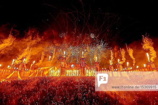 New Horizons Festival Technofestival mit Feuerwerk Nürburgring Rheinland-Pfalz Deutschland Europa
