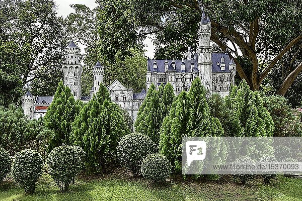 Schloss Neuschwanstein in Mini Siam Pattaya  Thailand  Asien