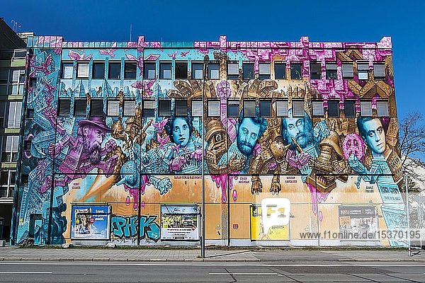 Fassade mit Graffiti  SWM Stadtwerke München  Obergiesing  München  Oberbayern  Bayern  Deutschland  Europa