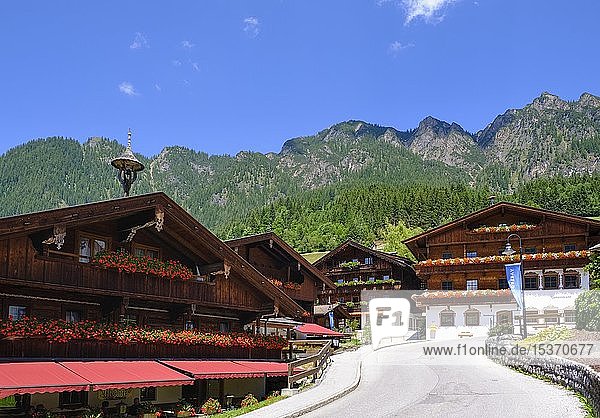 Holzhäuser  Alpbach  Tirol  Österreich  Europa