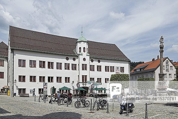 Schloss und Marienplatz  Immenstadt  Allgäu  Bayern  Deutschland  Europa
