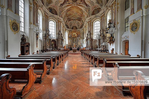 Chorraum mit Altar der Augustinerkirche  Seminarkirche des Bistums Mainz  Mainz  Rheinland-Pfalz  Deutschland  Europa