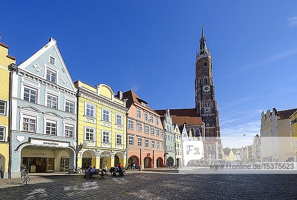 Altstadt mit St. Martinskirche  Landshut  Niederbayern  Bayern  Deutschland  Europa