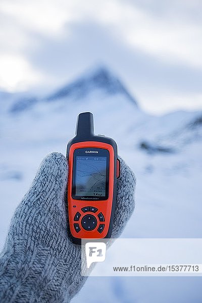 Navigation mit GPS im Gelände  Kungsleden oder Königsweg  Provinz Lappland  Schweden  Europa