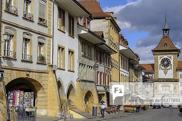 Hauptgasse und Berntor  Altstadt  Murten  Kanton Fribourg  Schweiz  Europa