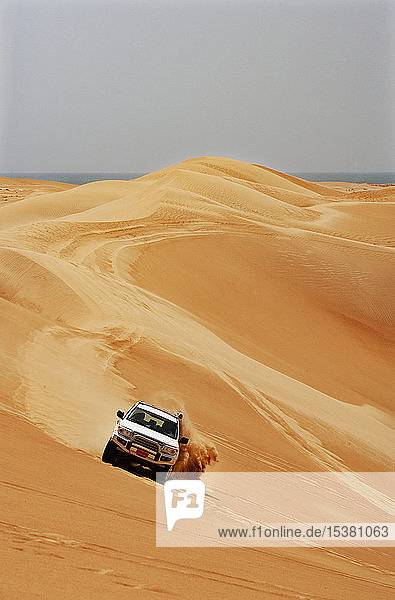 Sultanat Oman Wahiba Sands Dünenschlachten in einem SUV
