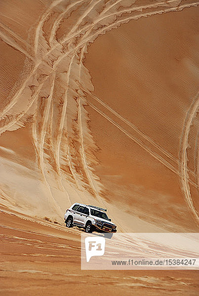 Sultanat Oman Wahiba Sands Dünenschlachten in einem SUV