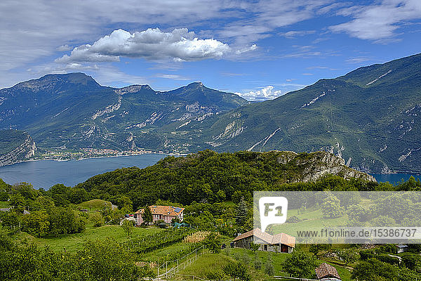 Italien  Trentino  Gardasee  Pregasina bei Riva del Garda