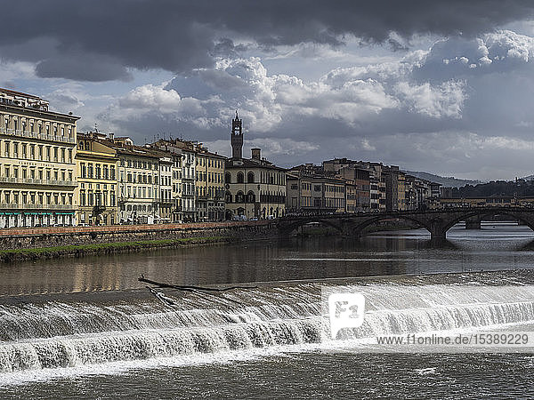 Italien  Toskana  Florenz  Ponte Santa Trinita und Ponte Vecchio