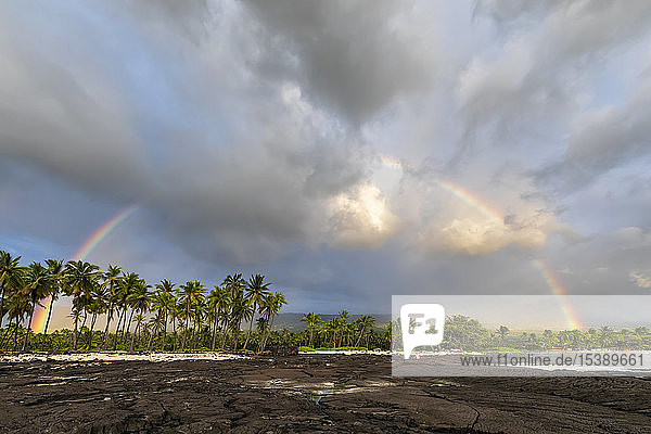USA  Hawaii  Big Island  Pu'uhonua o Honaunau National Park  lava coast and rainbow
