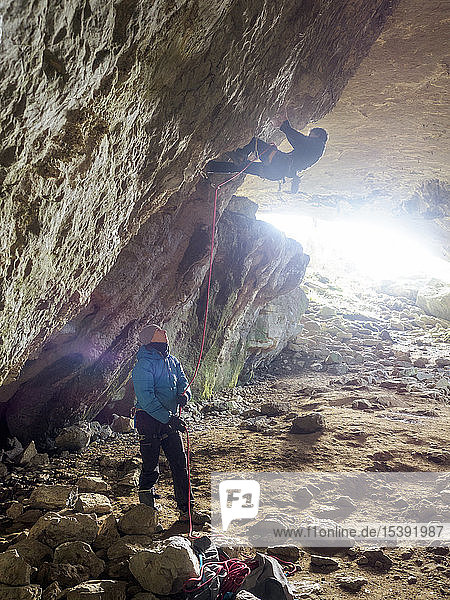 Spanien  Baskenland  Euskadi  Baltzola-Höhle  Höhlenforschung
